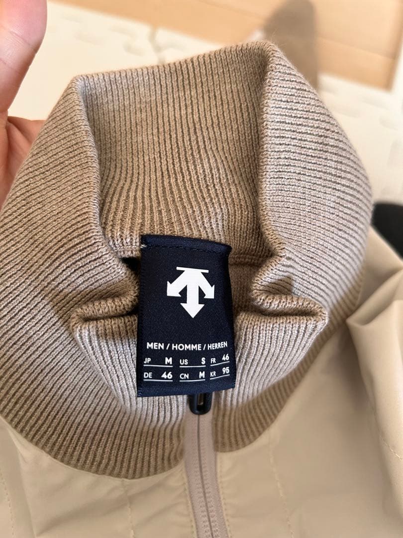 DESCENTE フルジップニットジャケット ホワイト/ベージュ