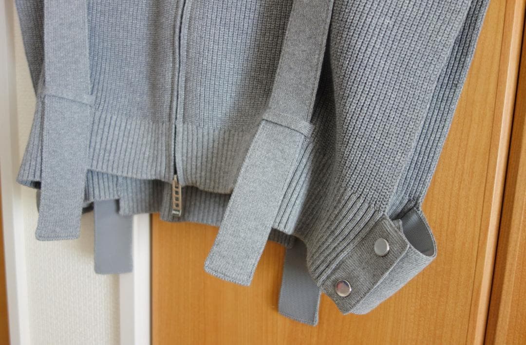 ▼UN3D. フロントジップニットベスト グレー