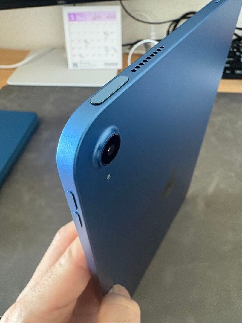 Apple iPad (第11世代) wifiモデル128GBブルーケース付き