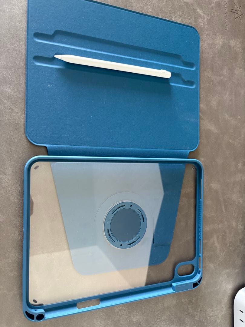 Apple iPad (第11世代) wifiモデル128GBブルーケース付き