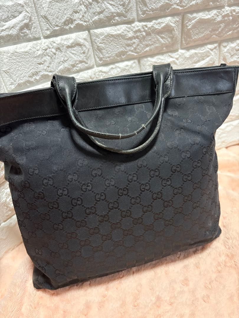 ハ*ミ様 GUCCI ブラック トートバッグ ロゴ入り