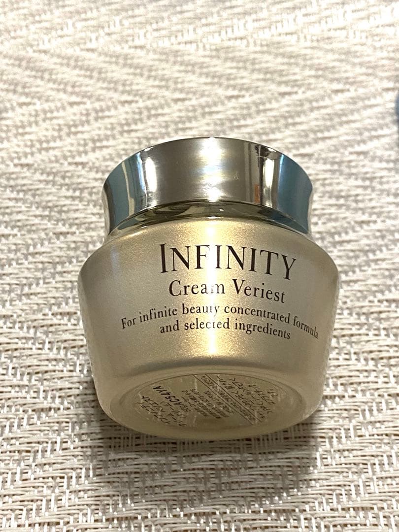 インフィニティ　クリームベリエスト