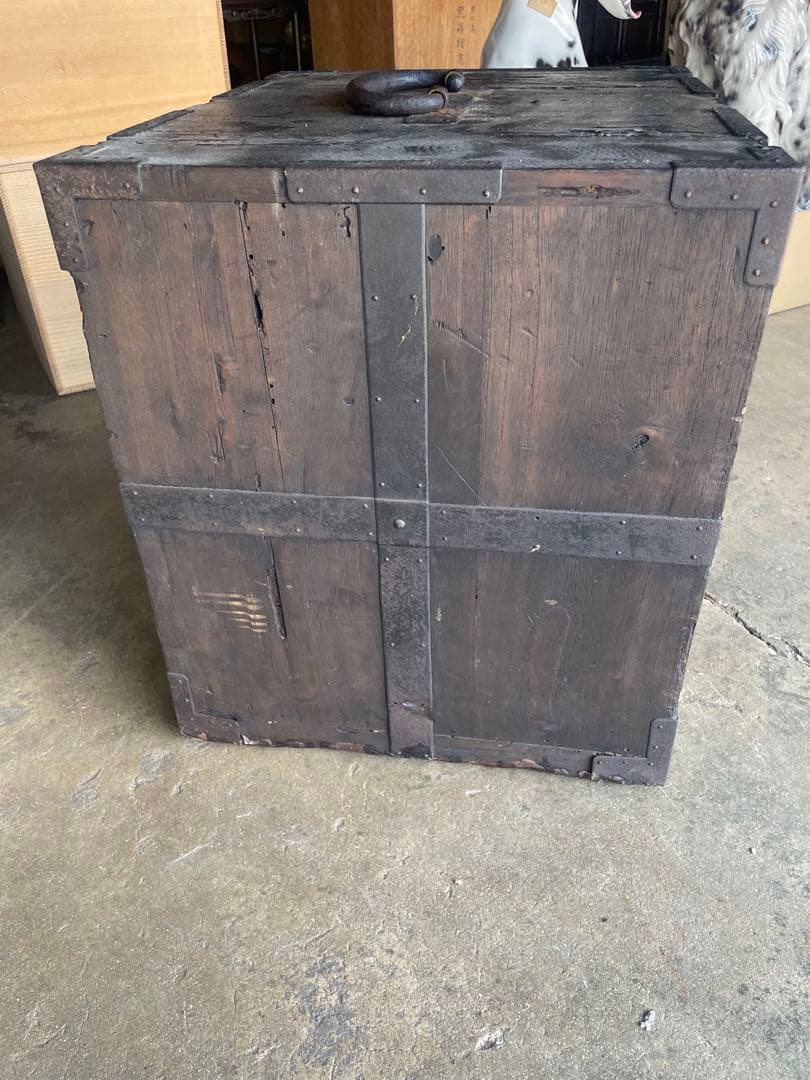 骨董 船箪笥 (金庫) 時代和箪笥 鉄地金具　　チェスト 金具装　昭和レトロ