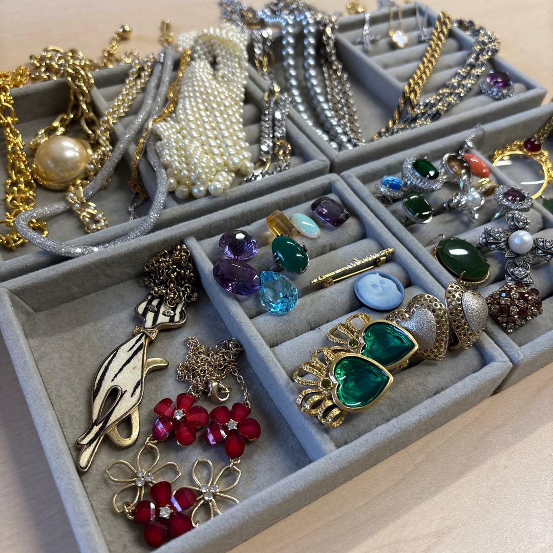 ネックレスセット 多様なデザイン48点　ネックレス　リング　ルース　ブローチ.F