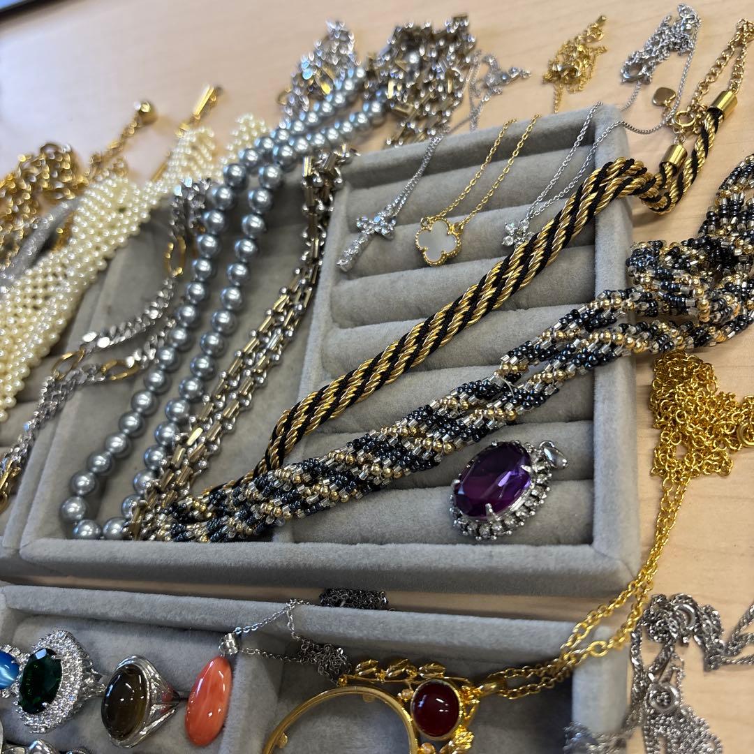 ネックレスセット 多様なデザイン48点　ネックレス　リング　ルース　ブローチ.F