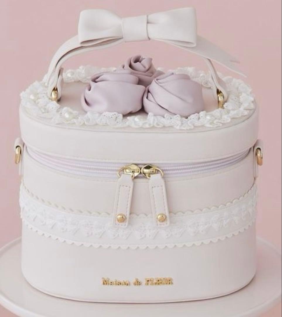 メゾンドフルール　ケーキ　ショルダーバッグ