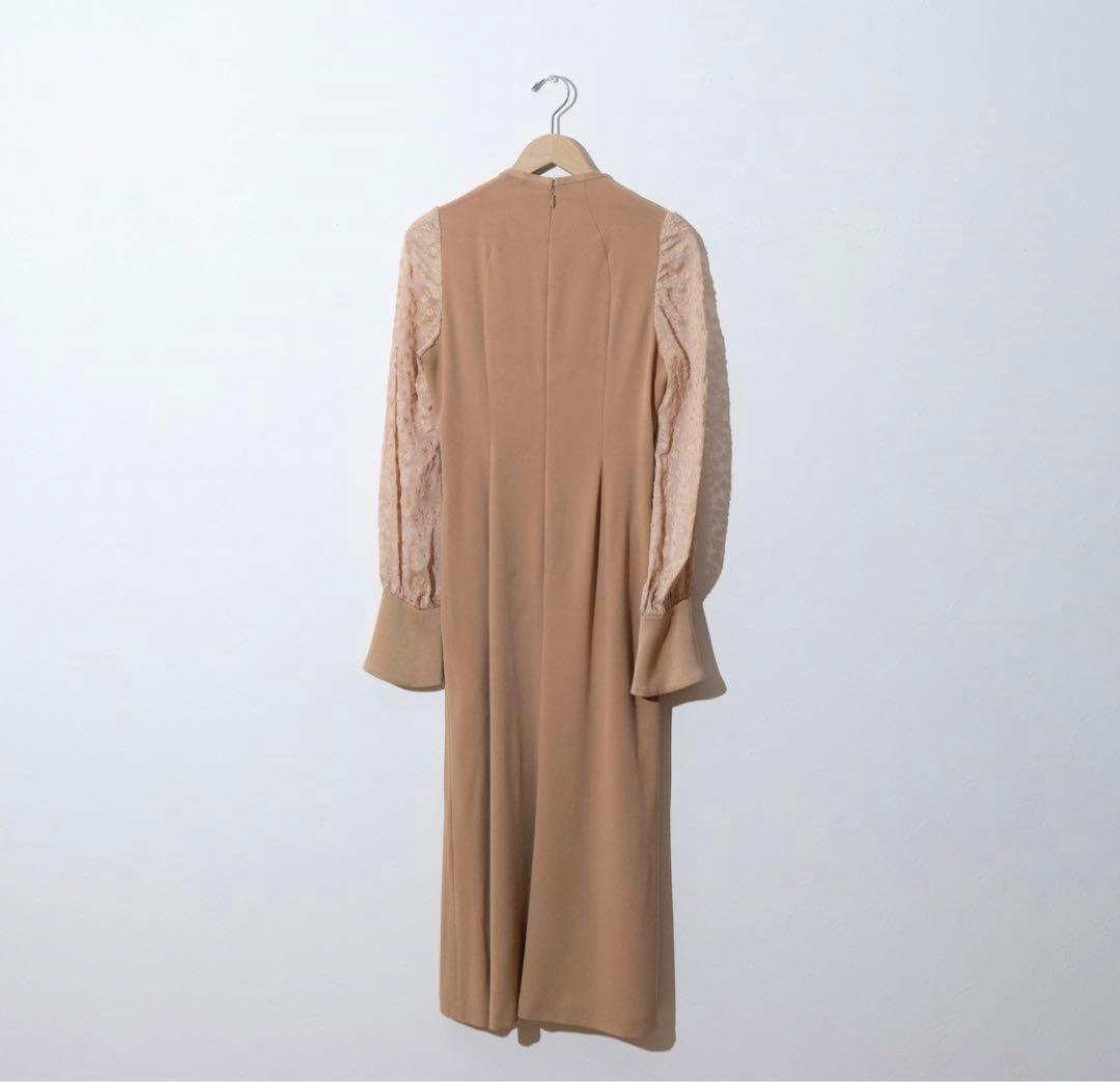 mame マメ　クロゴウチ　フラワープリントスリーブドレス