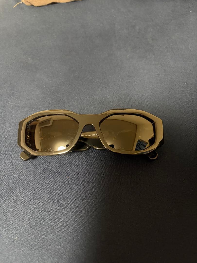 VERSACE（ヴェルサーチェ）サングラス　ブラックメデューサ