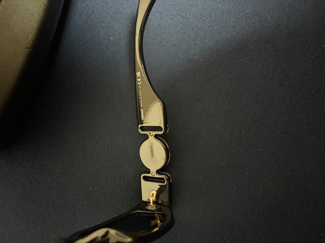 VERSACE（ヴェルサーチェ）サングラス　ブラックメデューサ