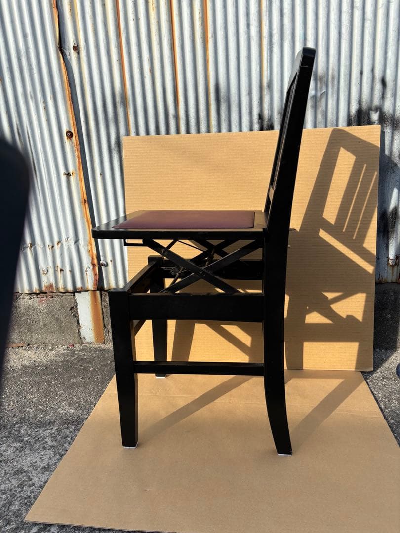 美品　背もたれ付ピアノ椅子　足部フェルト付き　ワインレッド座面②
