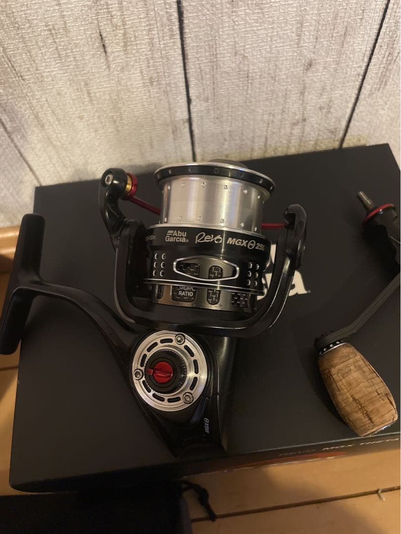 リール REVO MGX THETA 2500S