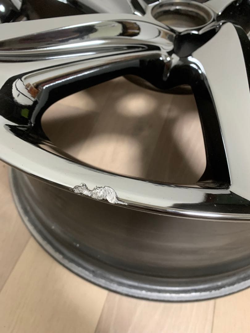 トヨタ クラウン（CROWN）純正ホイール 18インチ 1本 の出品です。