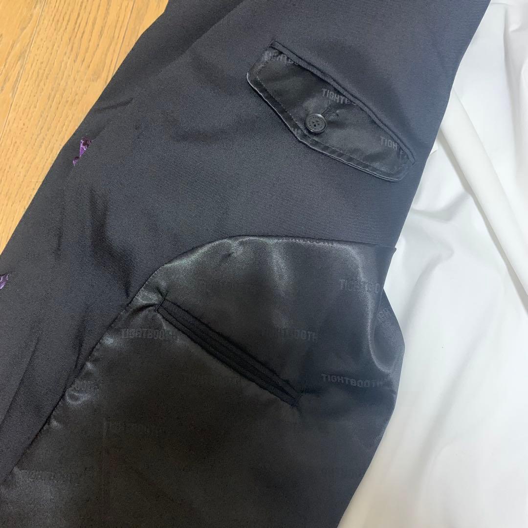 A　 ジャケット、ネクタイ、ハンガー、スーツカバーのみ