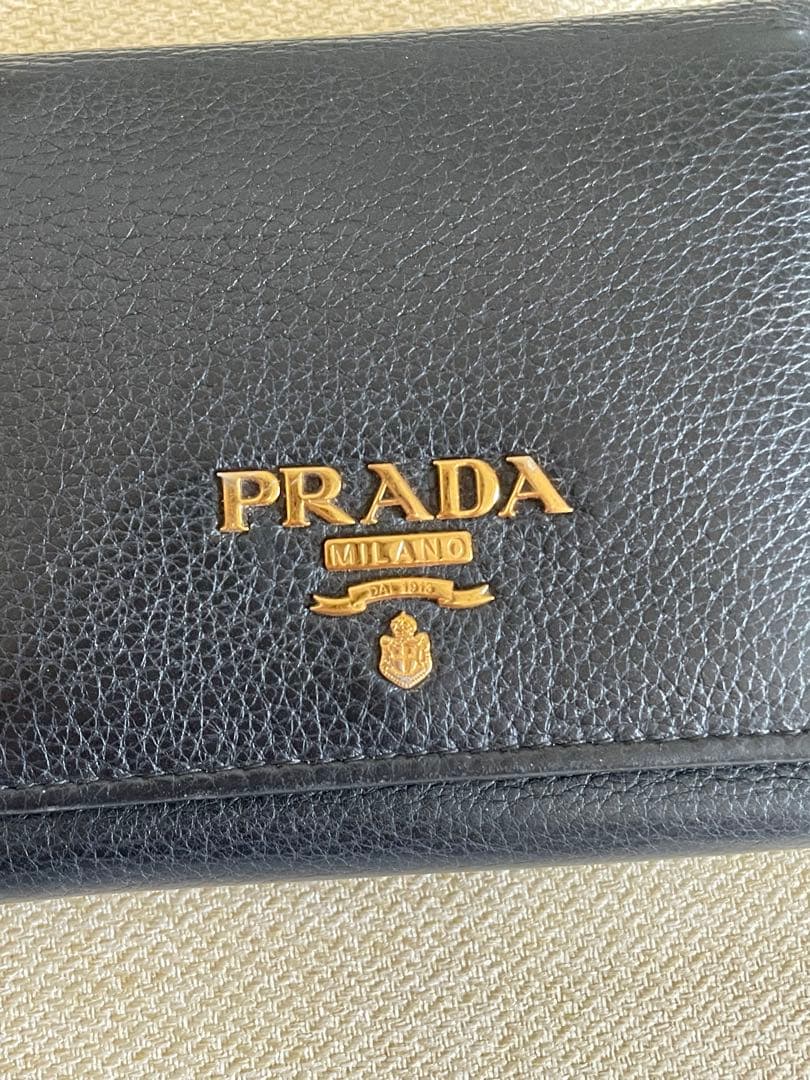 PRADA 三つ折り財布 ブラック