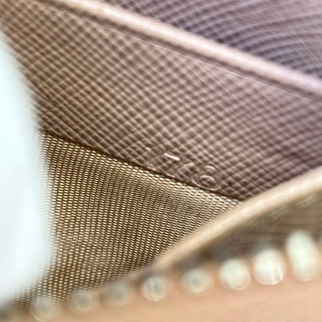 PRADA 長財布 ラウンドファスナー 三角ロゴ ゴールド金具 ピンクベージュ