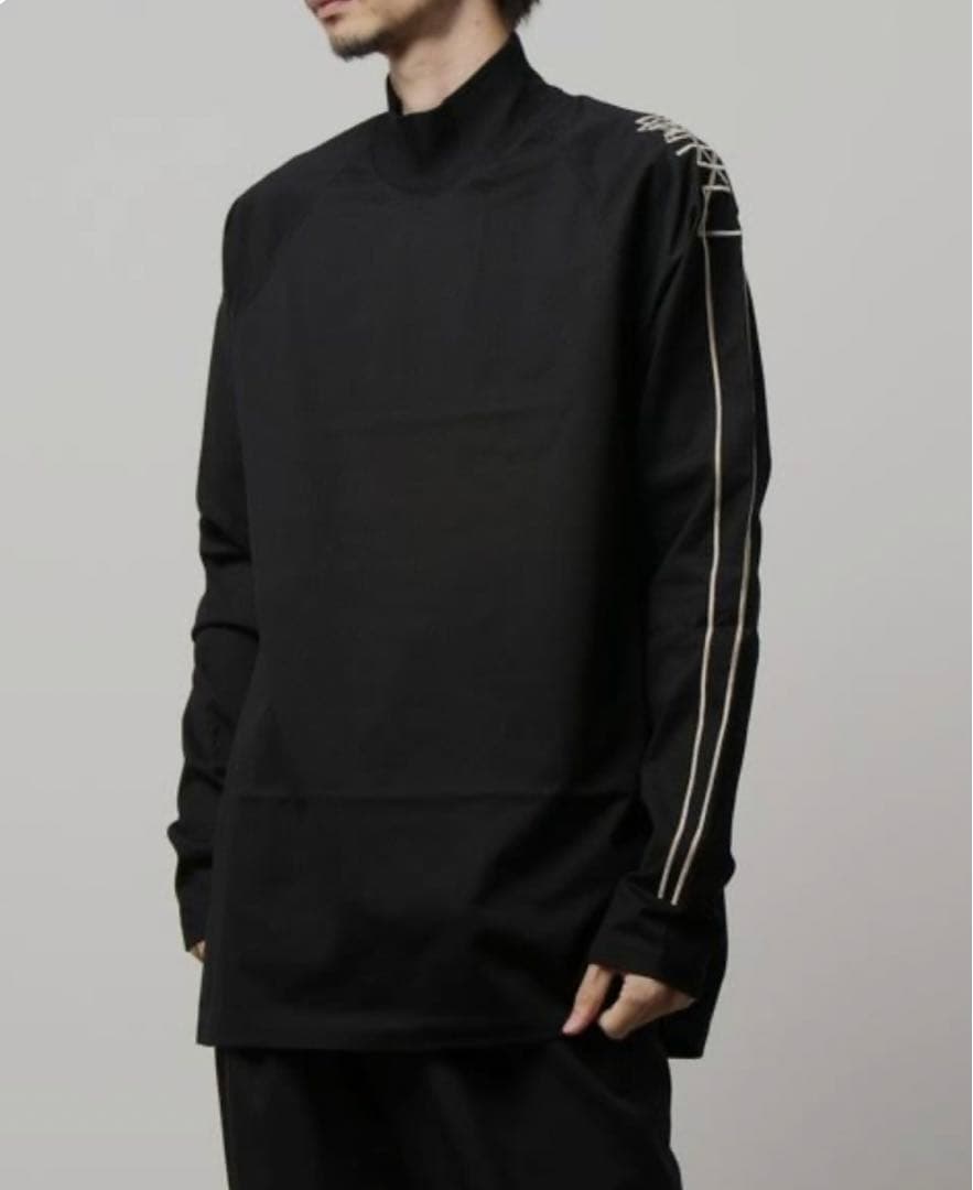 未使用⭐️ JULIUS ユリウス　トップス　モックネック　ラグラン　白黒　3