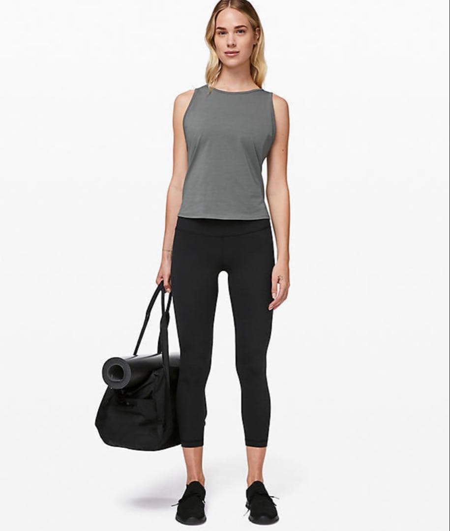 ルルレモン　新品未使用　ブラック レギンス サイズ4