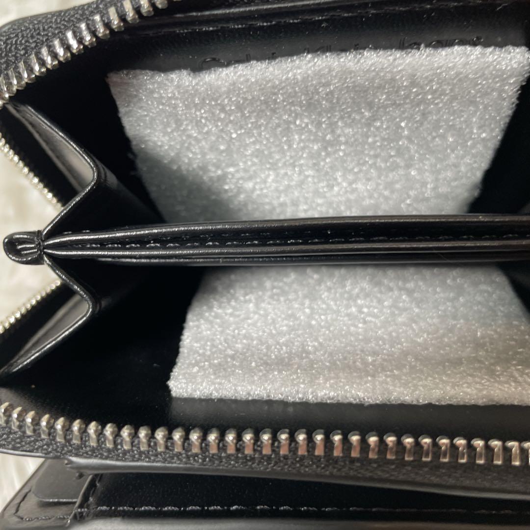 新品　未使用　カルバンクライン　二つ折り財布　シボ革　ブラック　黒　レザー