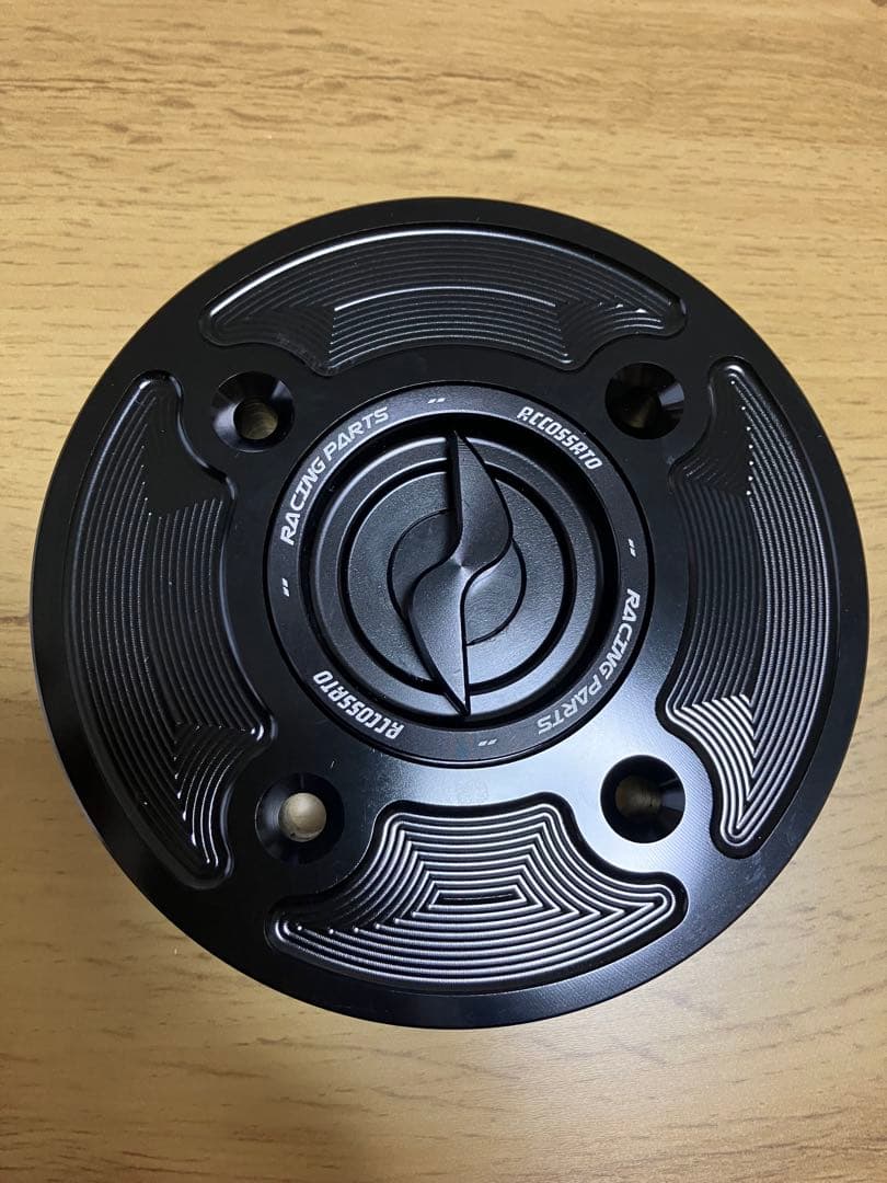 新品未使用　アコサット　タンクキャップ（ブラック）Kawasaki車　汎用