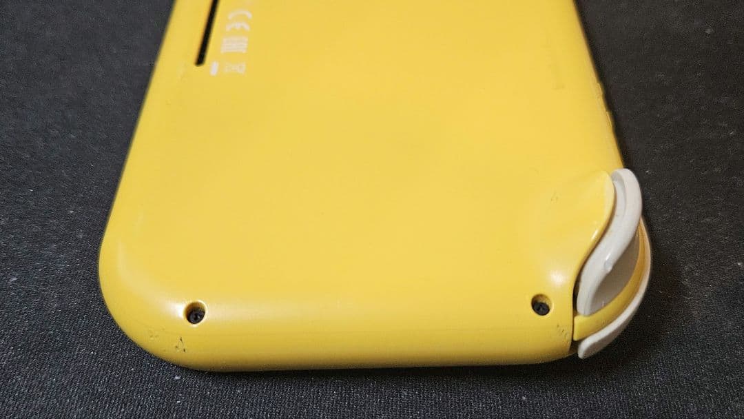 Nintendo Switch Lite イエロー 傷有り