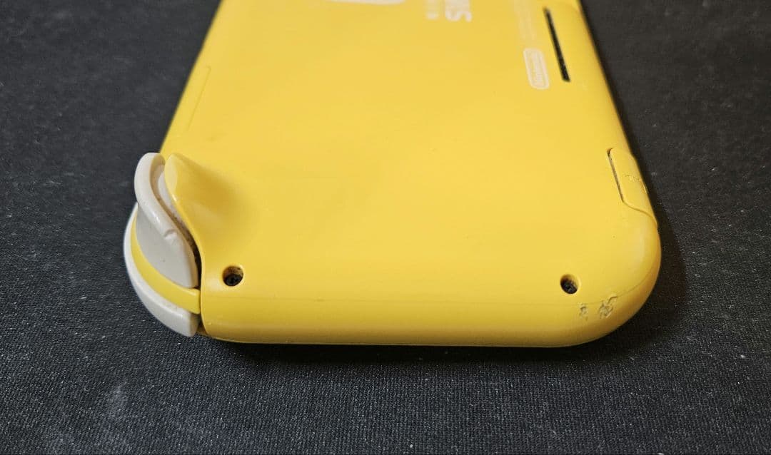 Nintendo Switch Lite イエロー 傷有り