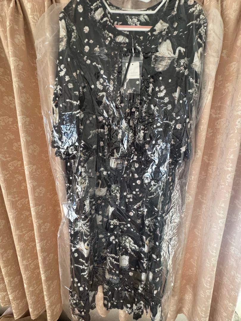 【新品】swan lake ミディ丈ワンピース　pink house