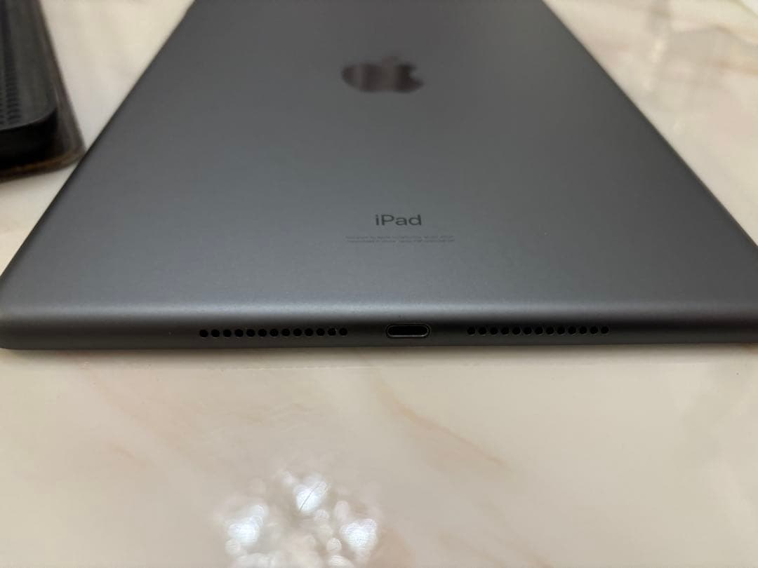 iPad 第7世代 32GB Wi-Fiモデル スペースグレイ