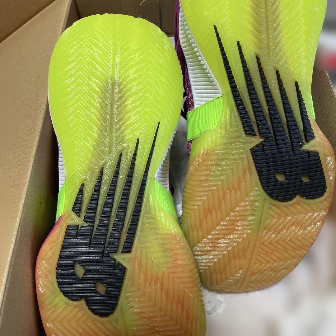 ニューバランス　omn1s