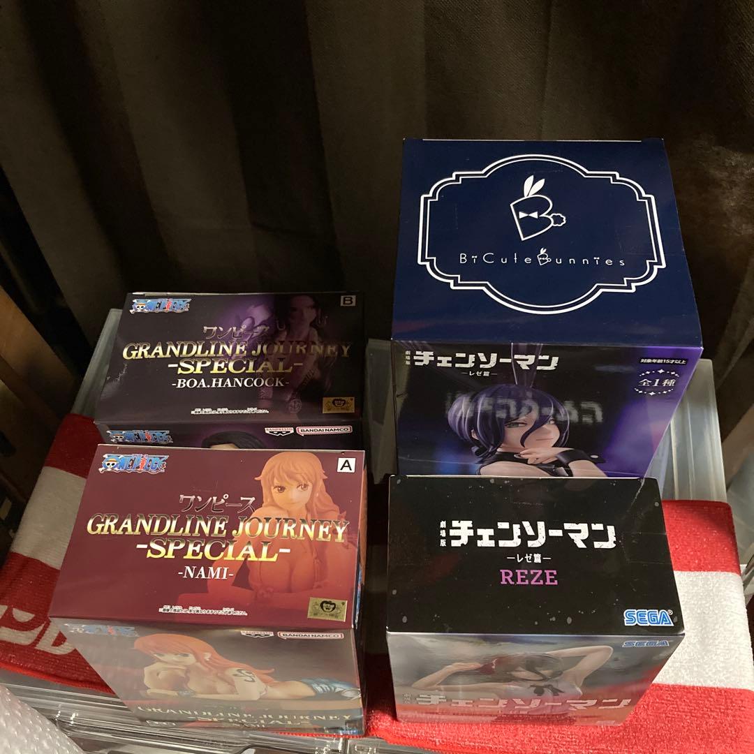 新品未開封　チェンソーマン　レゼ　ワンピース　ナミ　ハンコック　４点　フィギュア