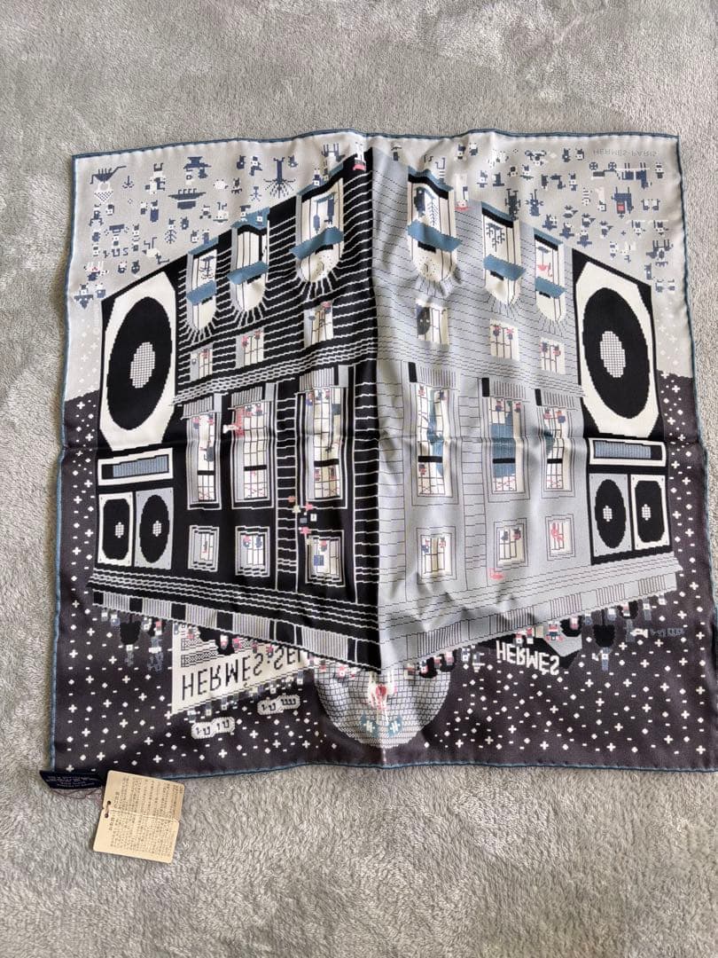 HERMESポケットチーブ \"ヴィンテージ”シルク 45＜フォーブル・パーティ＞