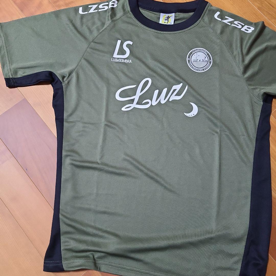 オリーブグリーン 半袖シャツとショートパンツ セット