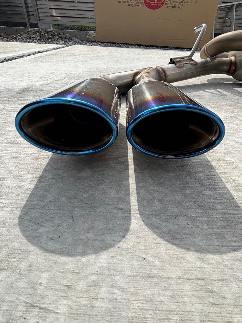 プリウスPHV GR ガナドールマフラー4本出し