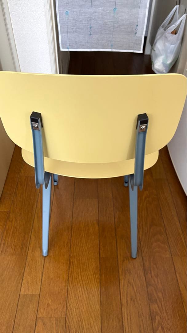 美品　未使用　HAYダイニングチェア　revolt chair