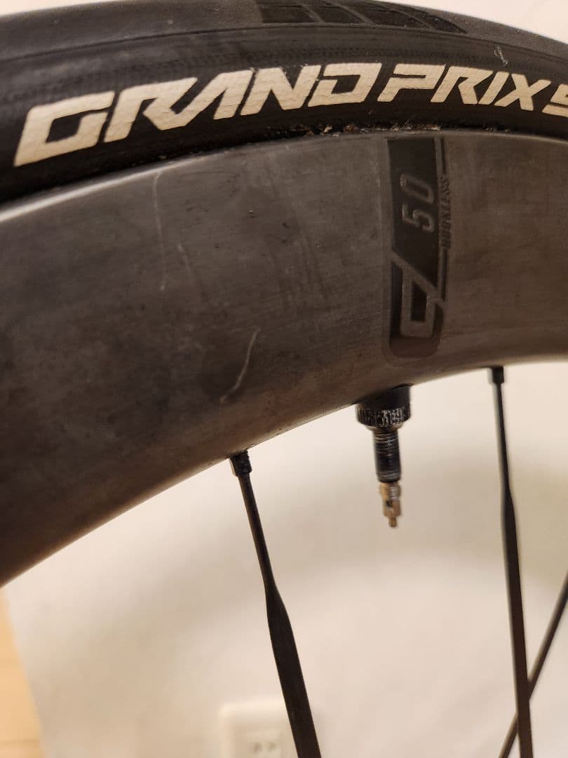 CADEX 50 Ultra Disc tubeless タイヤ、バック付