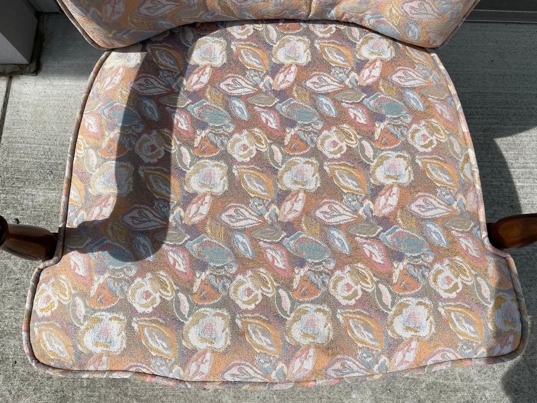 カリモク　ダイニング　アームチェア　キャスターつき　①