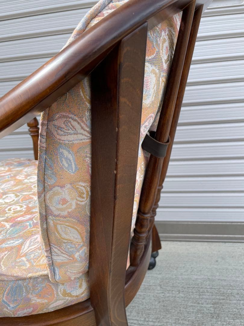 カリモク　ダイニング　アームチェア　キャスターつき　①