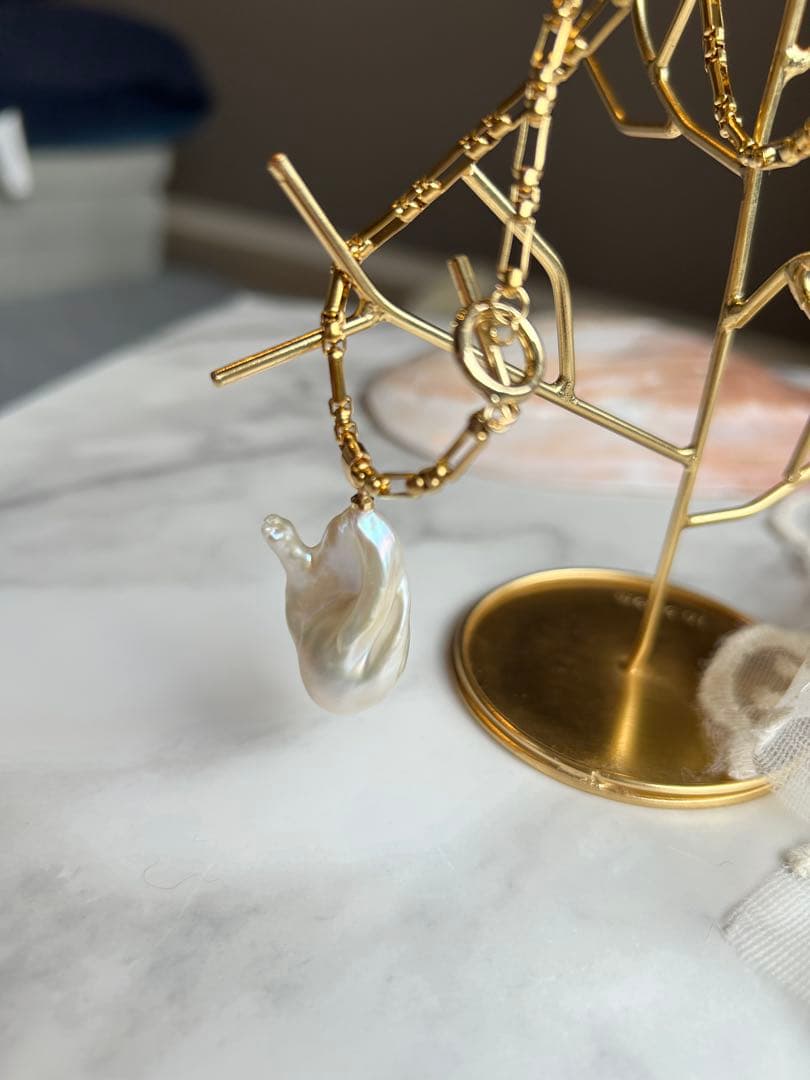 くにちゃん様おまとめ　カービングパールのネックレス　オイスターパールネックレス