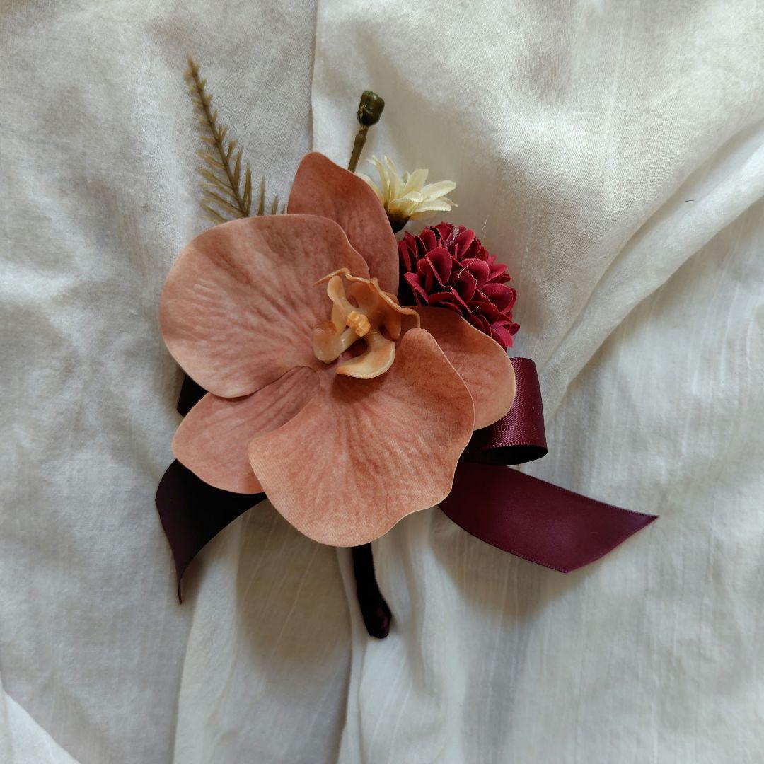 No.2626　クラッチブーケワインレッドブートニアアーティフィシャルフラワー