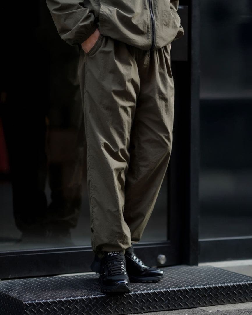 SUAVELE【ナイロンセットアップ】【トラックjk】【トラックpt】khaki