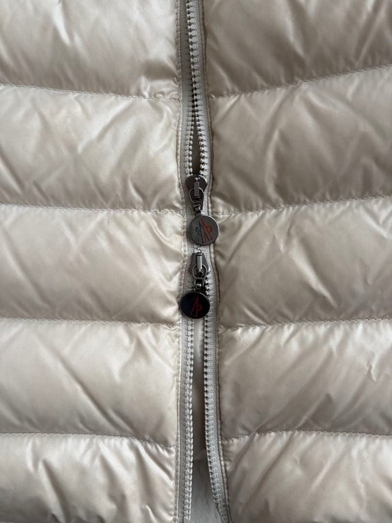 MONCLER アイボリーべーダウンベスト