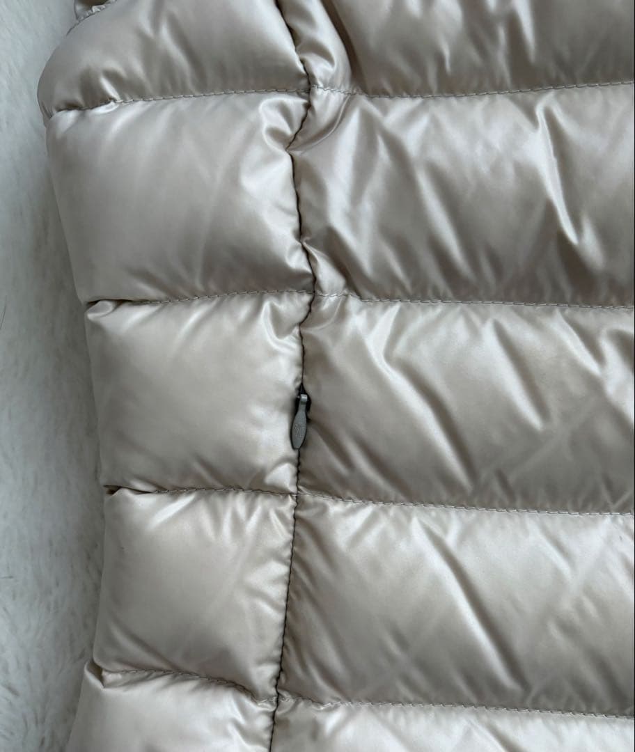 MONCLER アイボリーべーダウンベスト