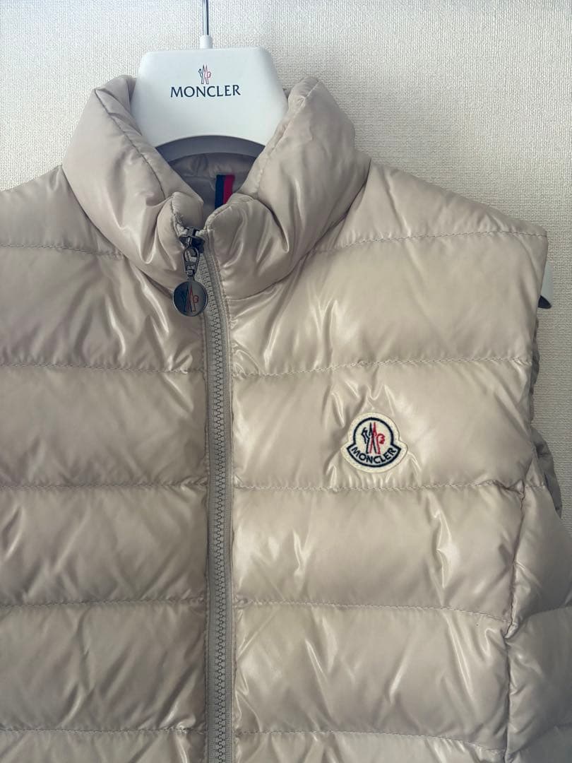 MONCLER アイボリーべーダウンベスト
