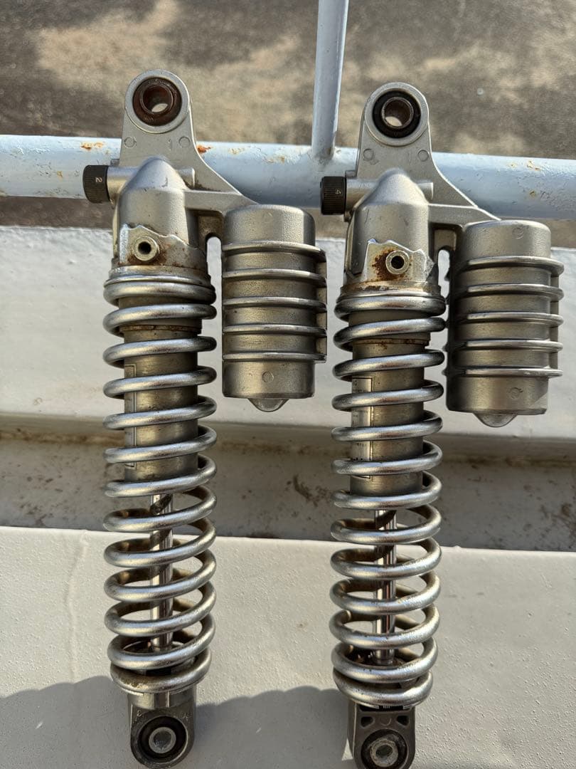 純正品ゼファー750取り外しました バイク用サスペンション 2本セット