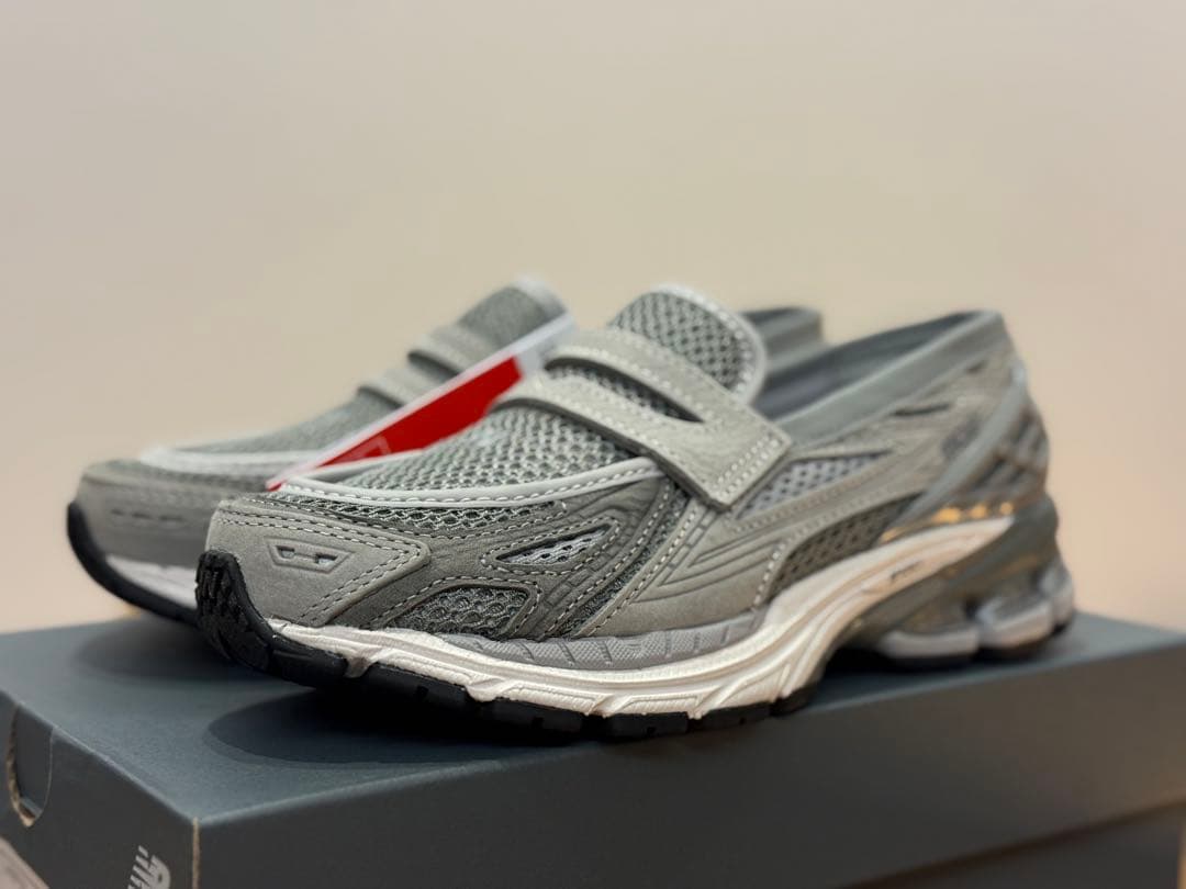 希少サイズ New Balance U1906LGR 24.0㎝ ローファー