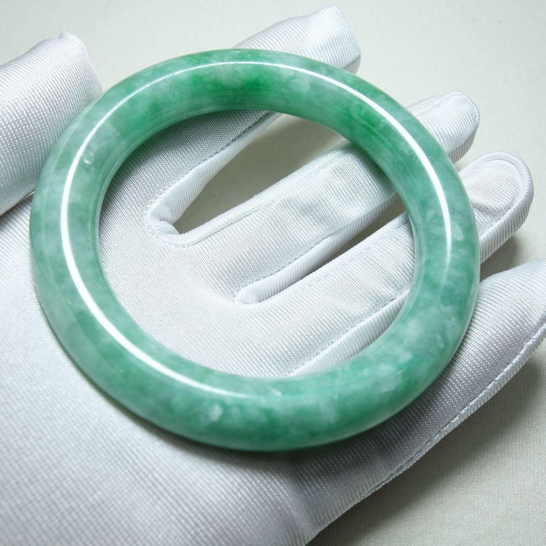 翡翠 緑色 バングル翡翠満緑の上質バングル 瑞々しい色艶 C1A023