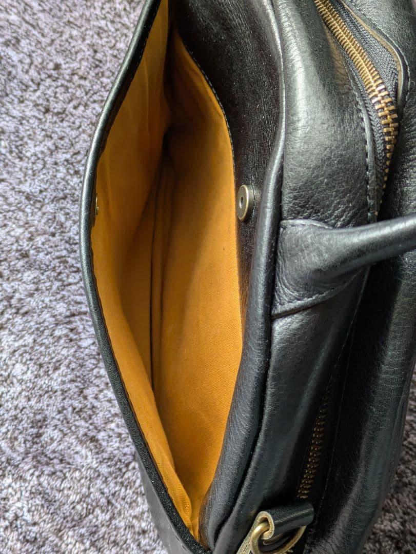 CLEDRAN 　丸型　2WAY ブラック レザー ショルダーバッグ