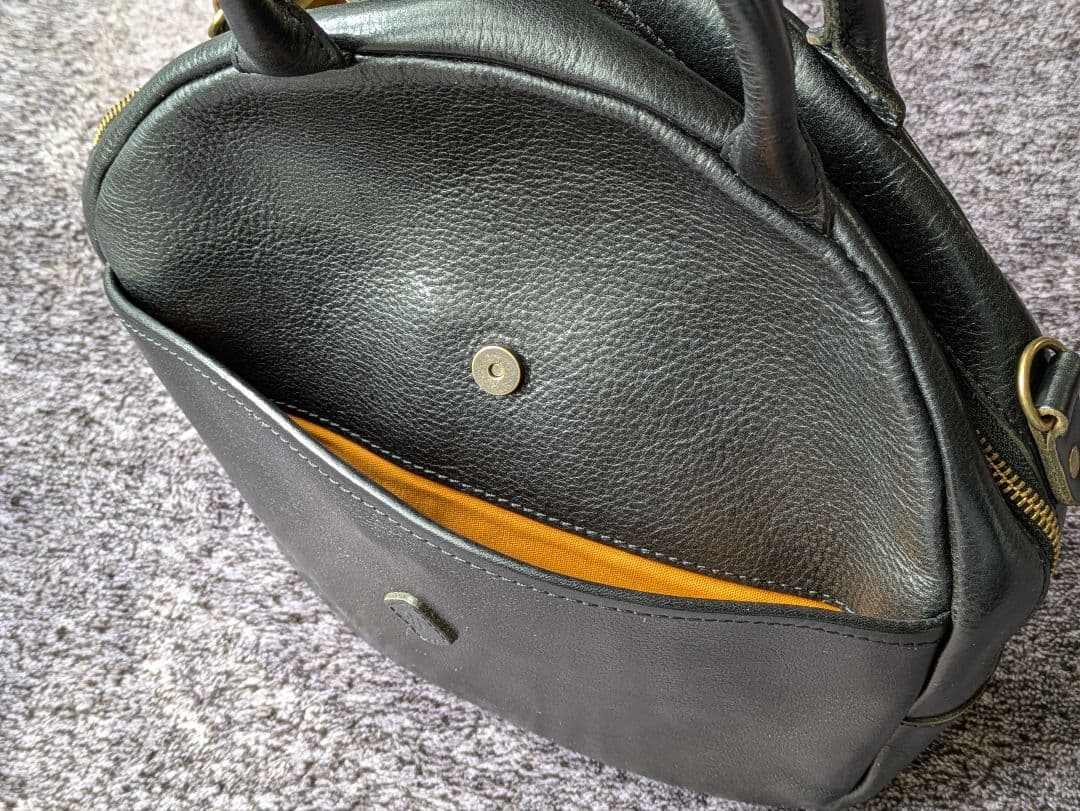 CLEDRAN 　丸型　2WAY ブラック レザー ショルダーバッグ