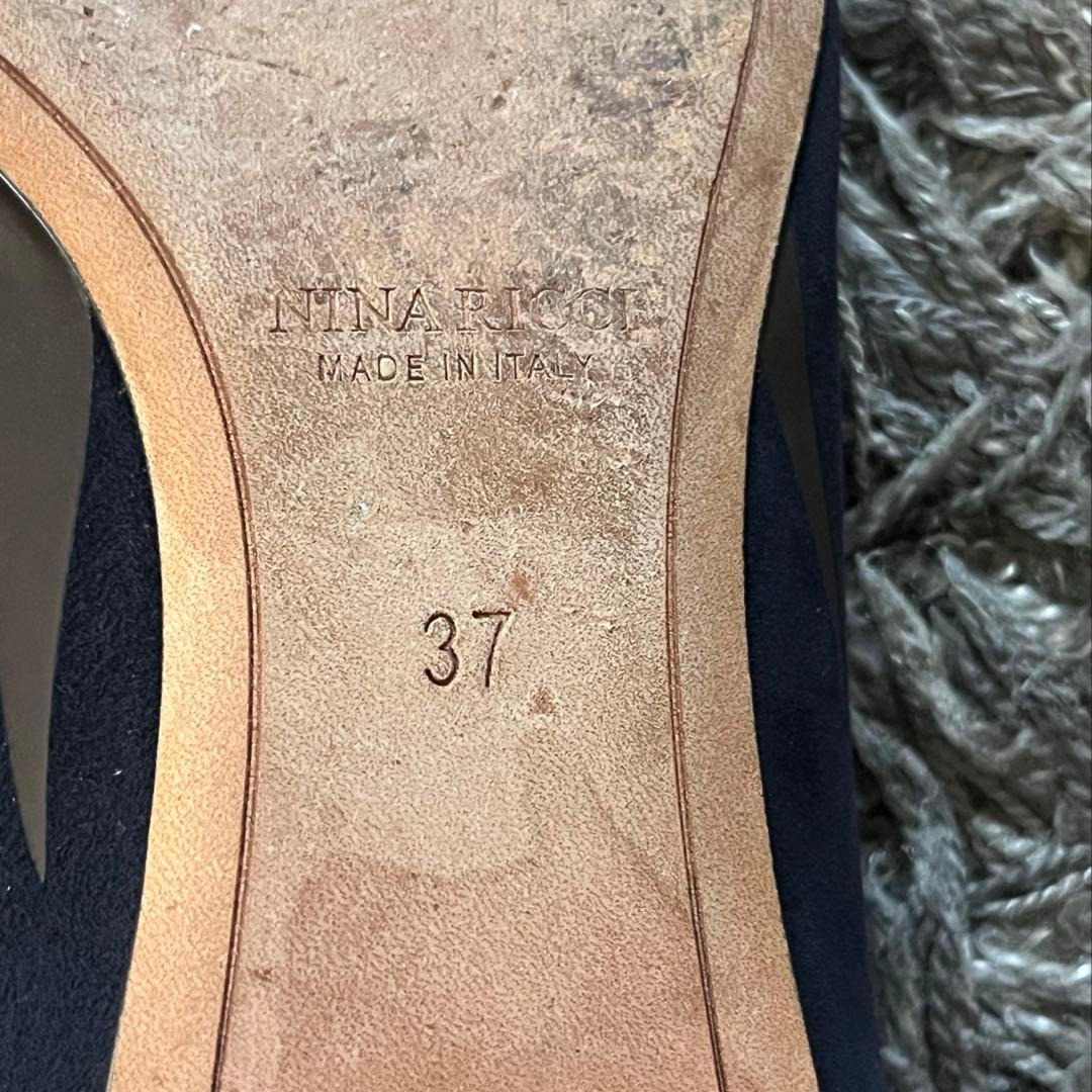 ニナリッチフラットパンプス