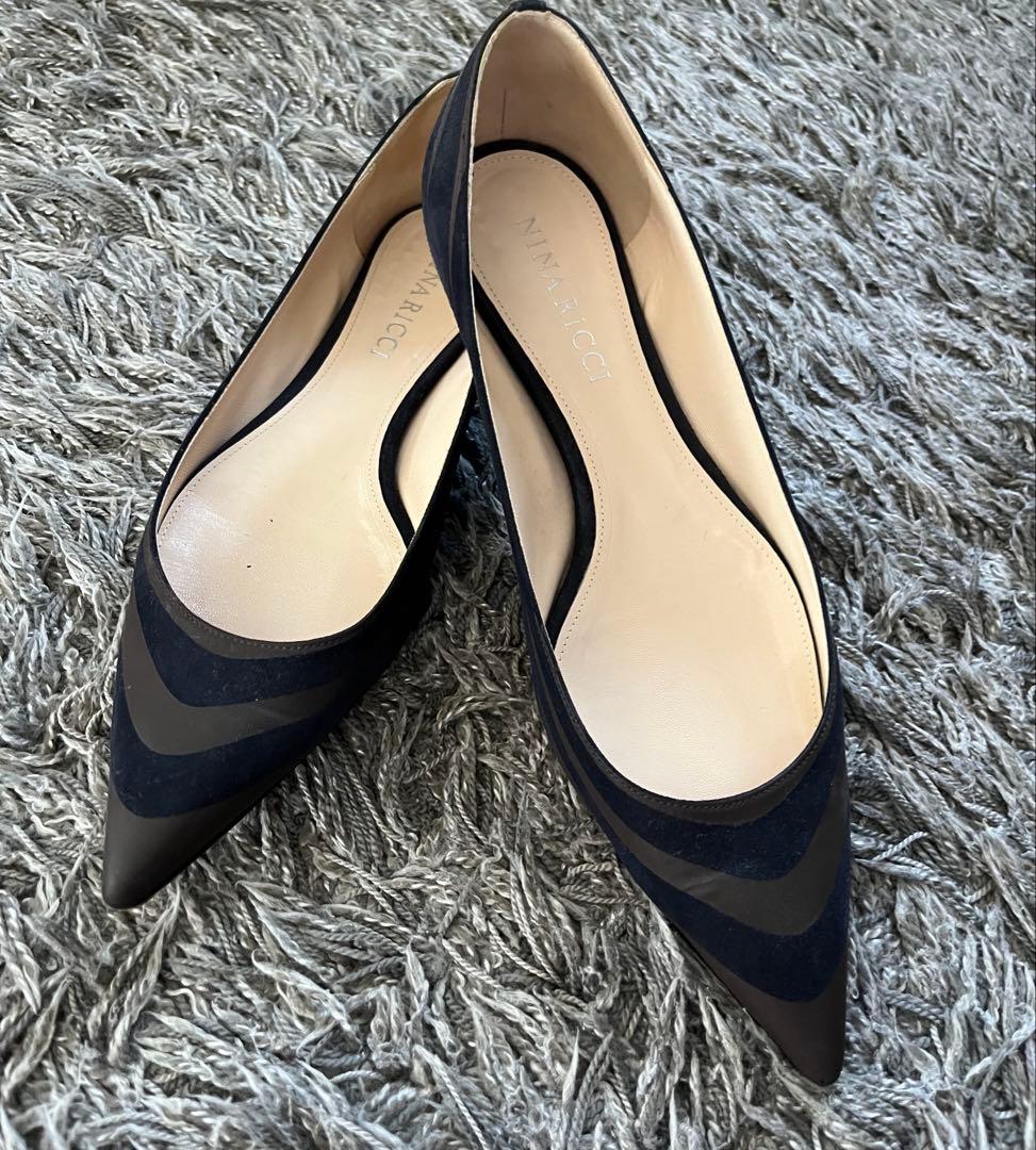 ニナリッチフラットパンプス