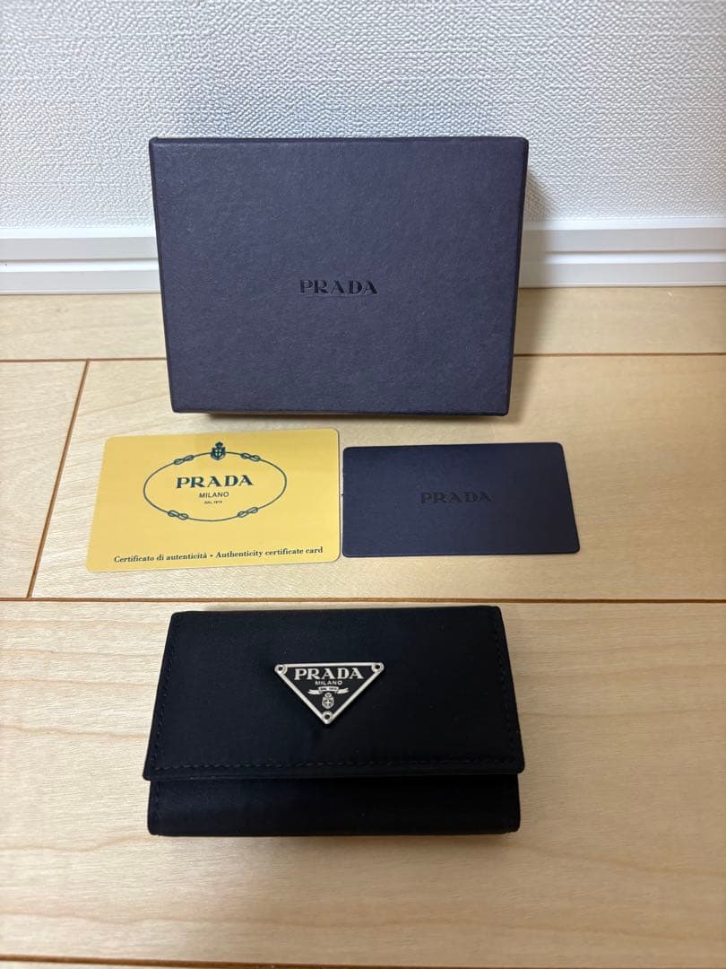 【LEAO】PRADA レザーキーケース 黒